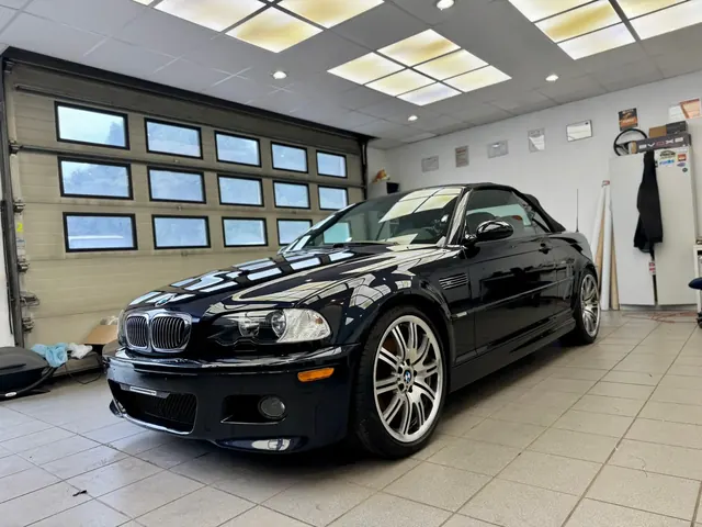 Agresywny front i profil BMW M3 E46 Cabrio
