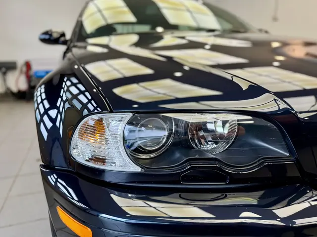 Detailing reflektora i przedniego zderzaka